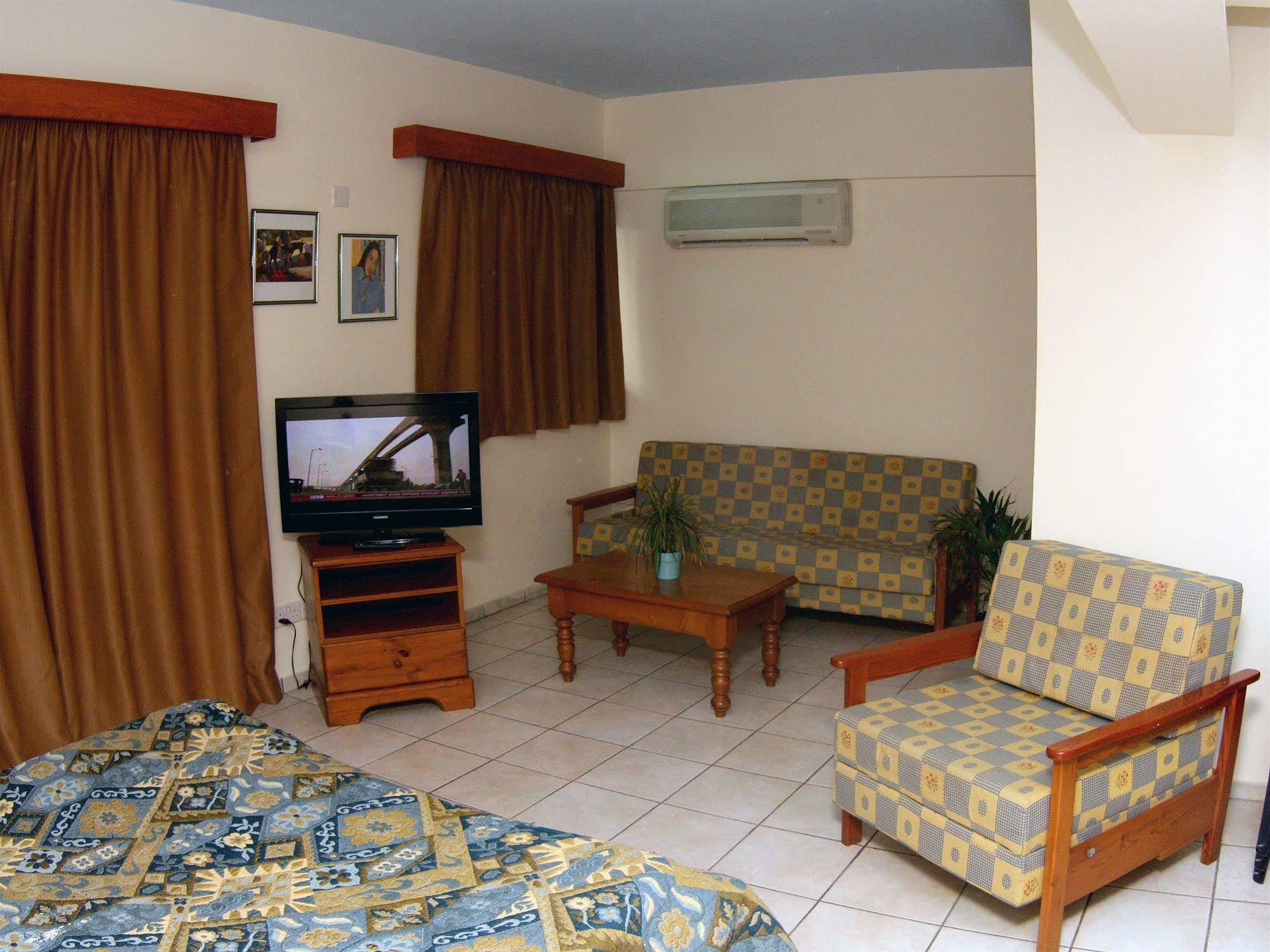 Palm Sea Beach Hotel Apartments لارنكا المظهر الخارجي الصورة